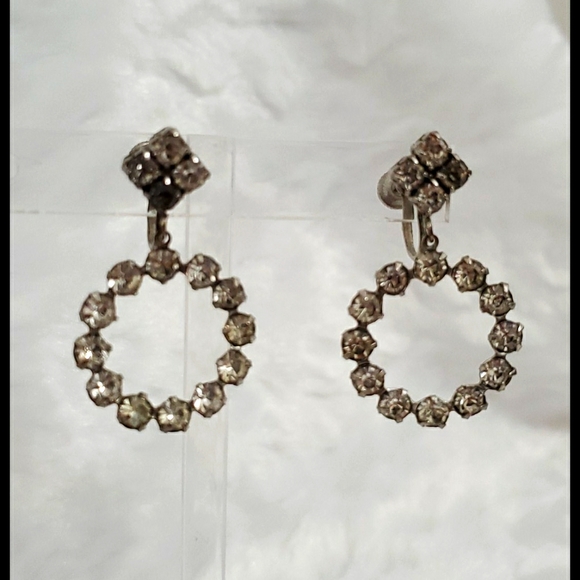 Vintage silver tone clear rhinestones screwbacks dangle earrings Circle Design - Picture 5 of 5